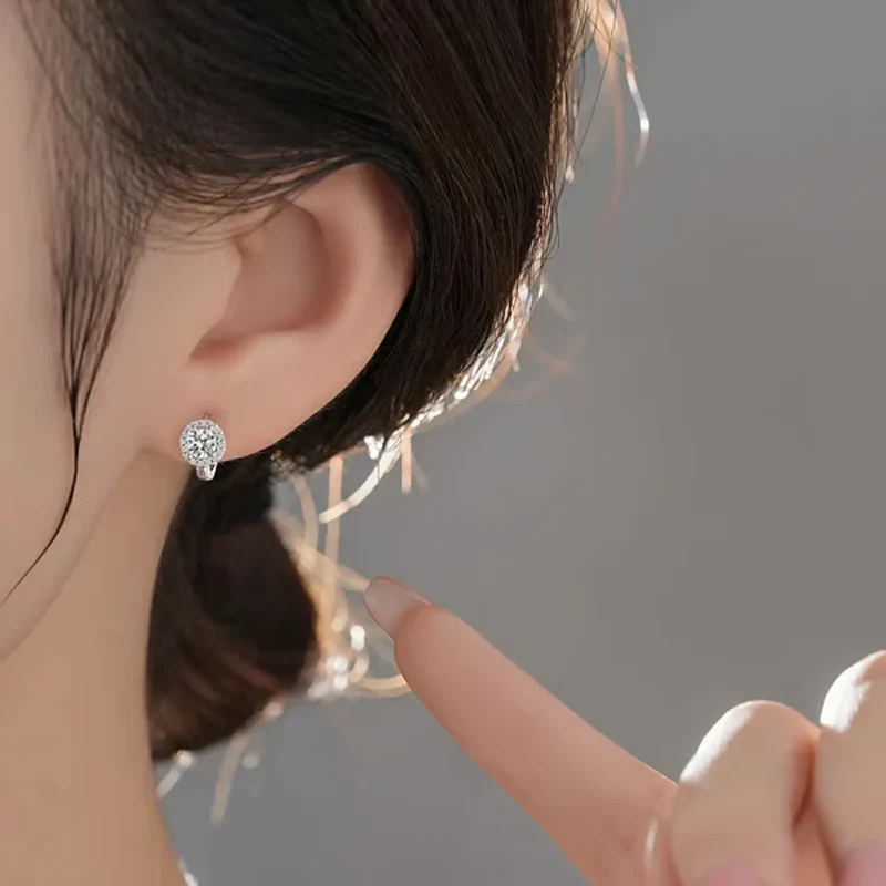 📢📢50 % de réduction !! ⏰Boucles d'oreilles créoles brillantes en faux moissanite pour femmes - Image 4