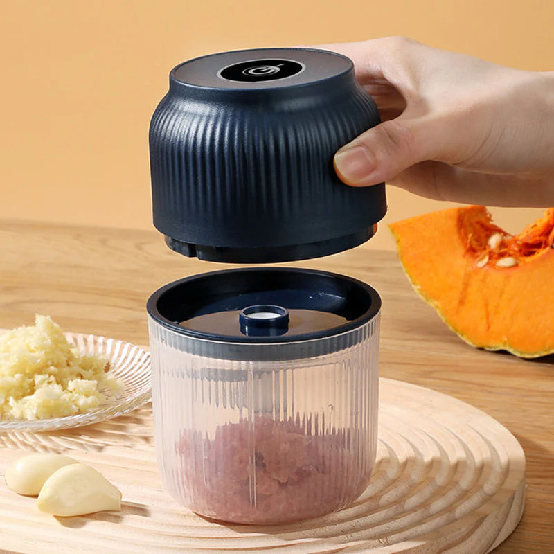 📢📢50 % de réduction !! ⏰🔪✨ 300ML Hachoir et Broyeur à Ail Électrique Sans Fil – Multifonctionnel & Portable 💪🍽️ - Image 2