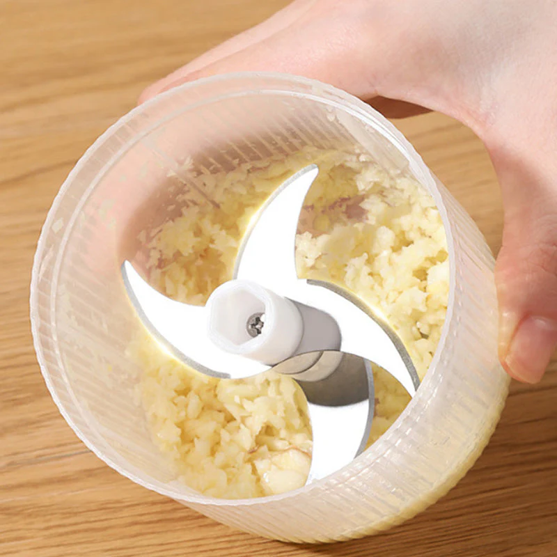 📢📢50 % de réduction !! ⏰🔪✨ 300ML Hachoir et Broyeur à Ail Électrique Sans Fil – Multifonctionnel & Portable 💪🍽️ - Image 3