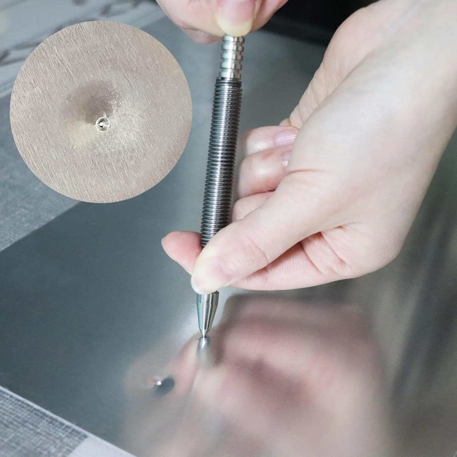 Il n'est plus nécessaire de marteler, ce qui peut endommager le Hammerless Nail. - Image 4