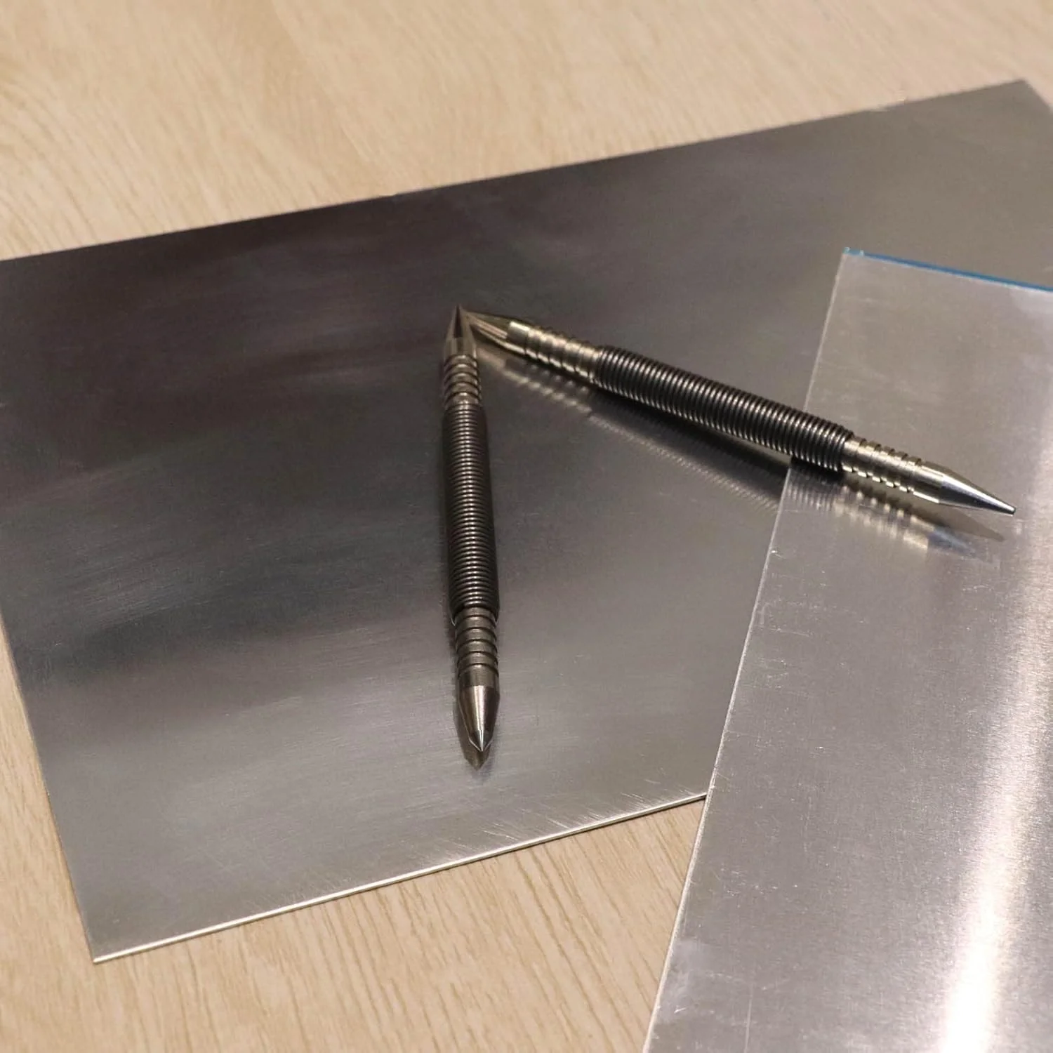 Il n'est plus nécessaire de marteler, ce qui peut endommager le Hammerless Nail. - Image 8