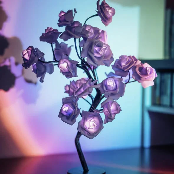 📢📢50 % de réduction !! ⏰🌹✨Veilleuse arbre avec motif fleur de rose, lampe de table alimentée par USB - Image 12