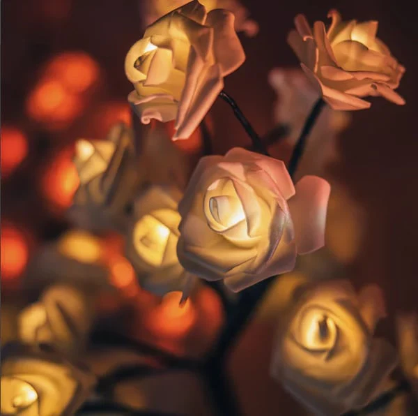 📢📢50 % de réduction !! ⏰🌹✨Veilleuse arbre avec motif fleur de rose, lampe de table alimentée par USB - Image 7