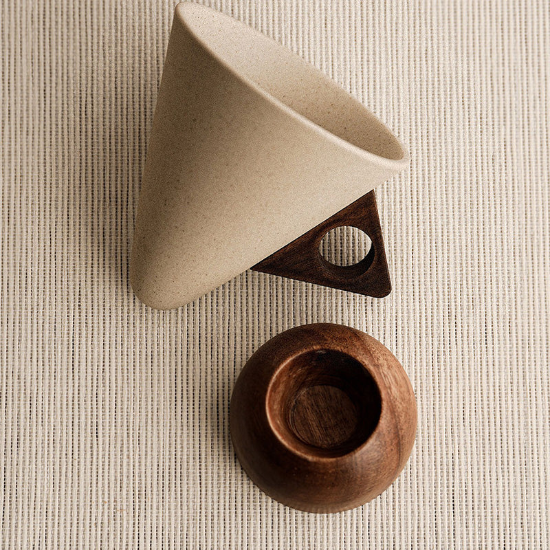 Tasse à café vintage avec anse en bois et soucoupe - Image 8