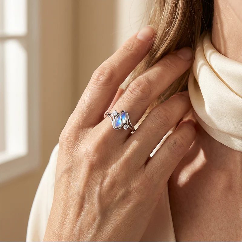 đąđą50 % de rĂ©duction !! â° Bague gĂ©omĂ©trique ovale en pierre de lune avec accents de zirconia â Mystique, Ă©tincelante et Ă©lĂ©gance intemporelle ! đâš - Image 3